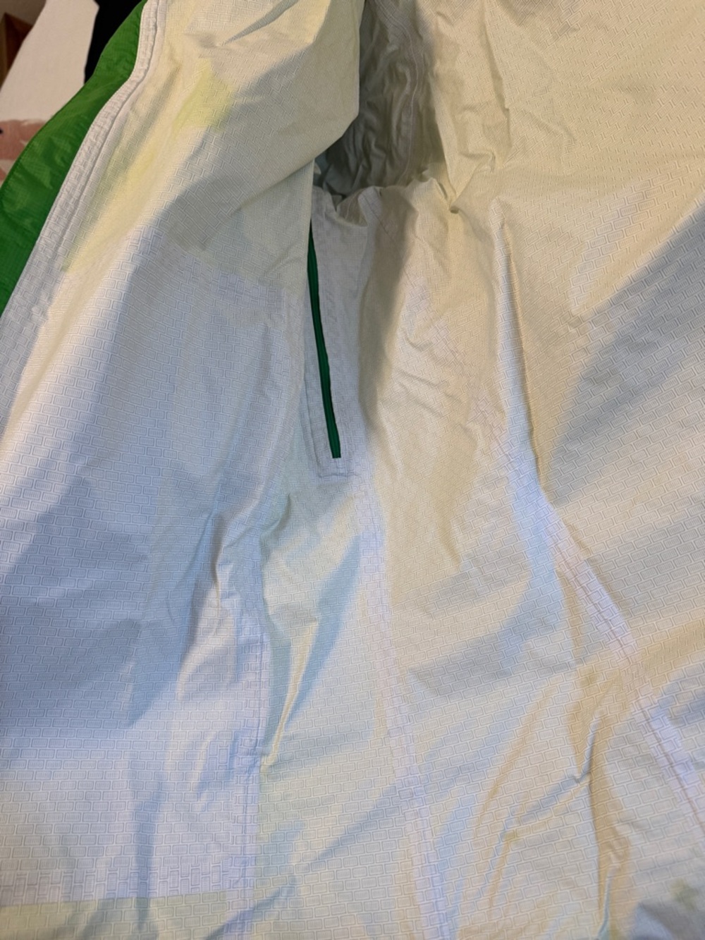 Patagonia men’s Bright Green Hooded Shell Jacket - Picture 6 of 8